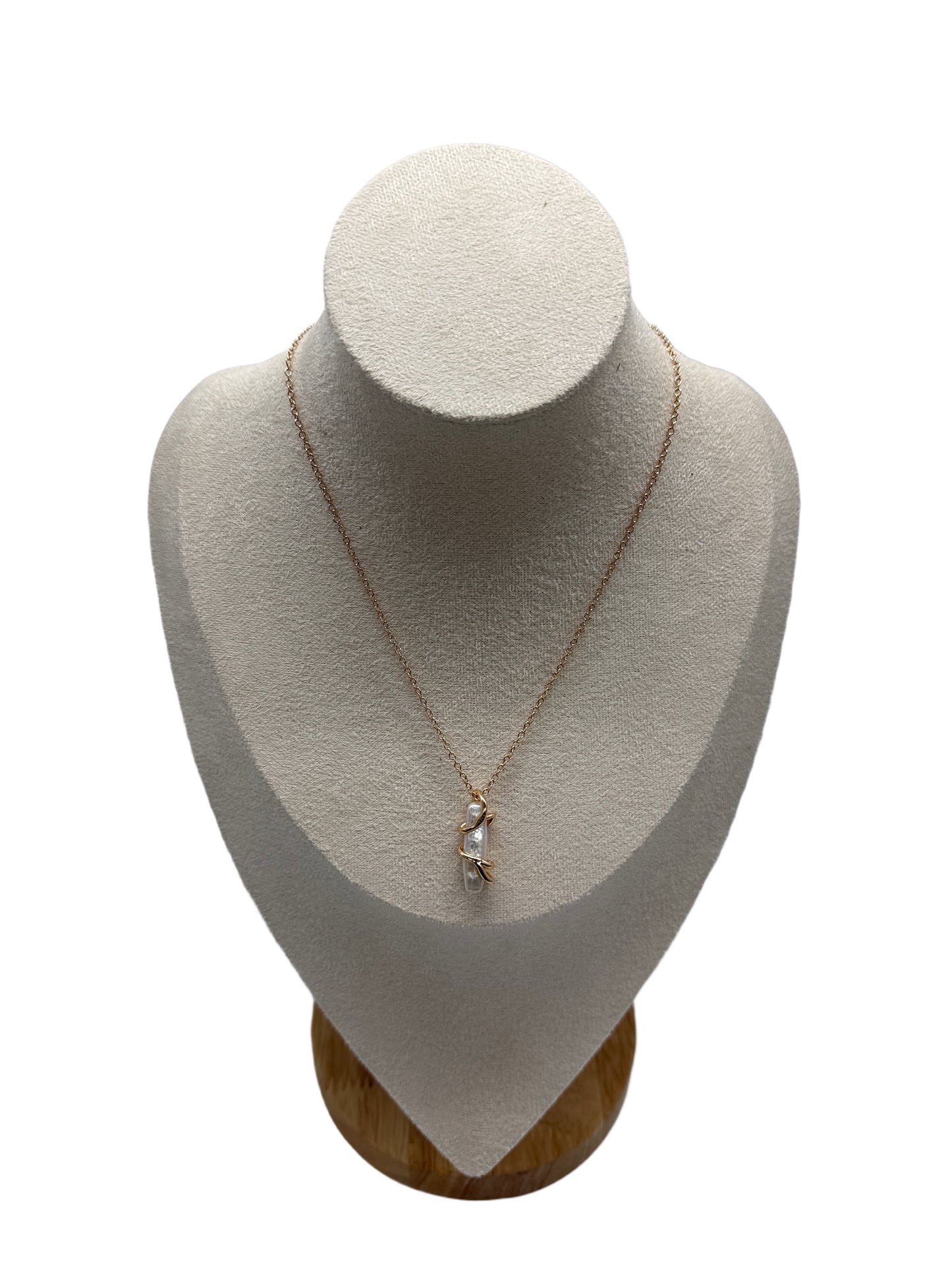 s925 Sterling Silver with 18K Gold Plated Baroque Pearl Necklace